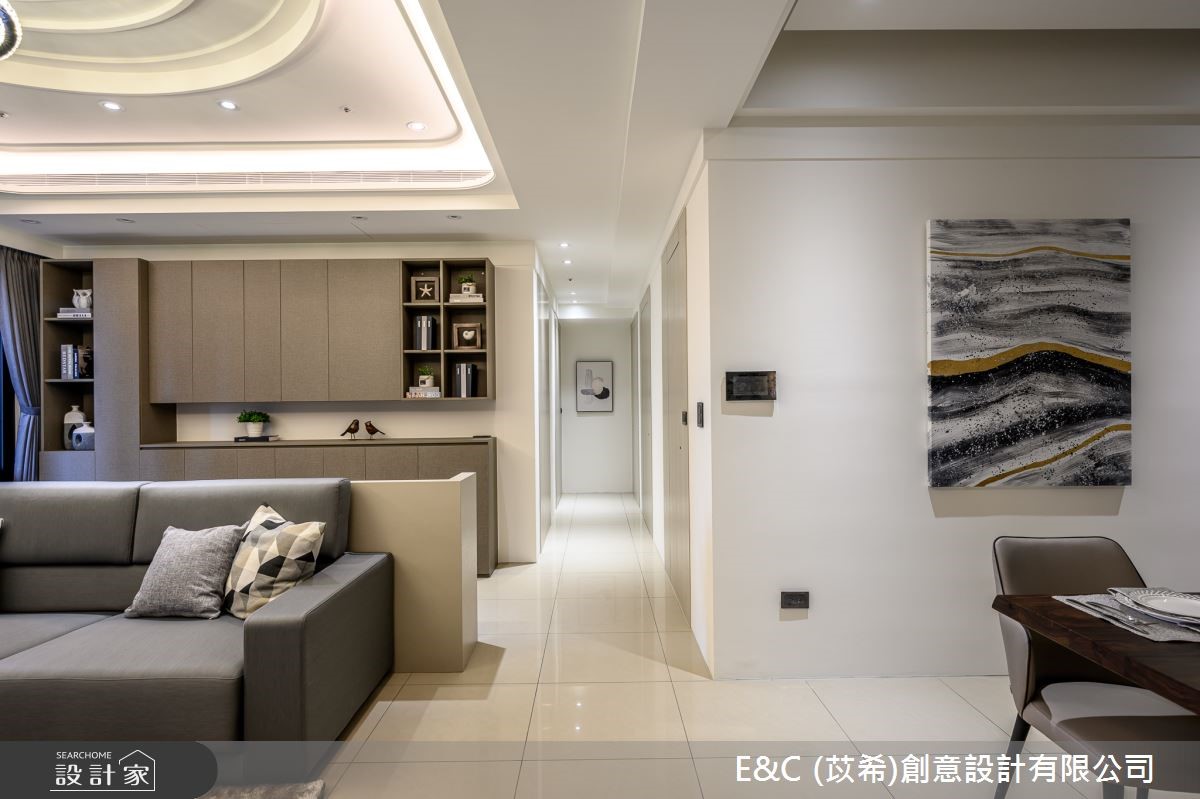 37坪現代風居家,本身採光十分優異,但卻有樑柱明顯的