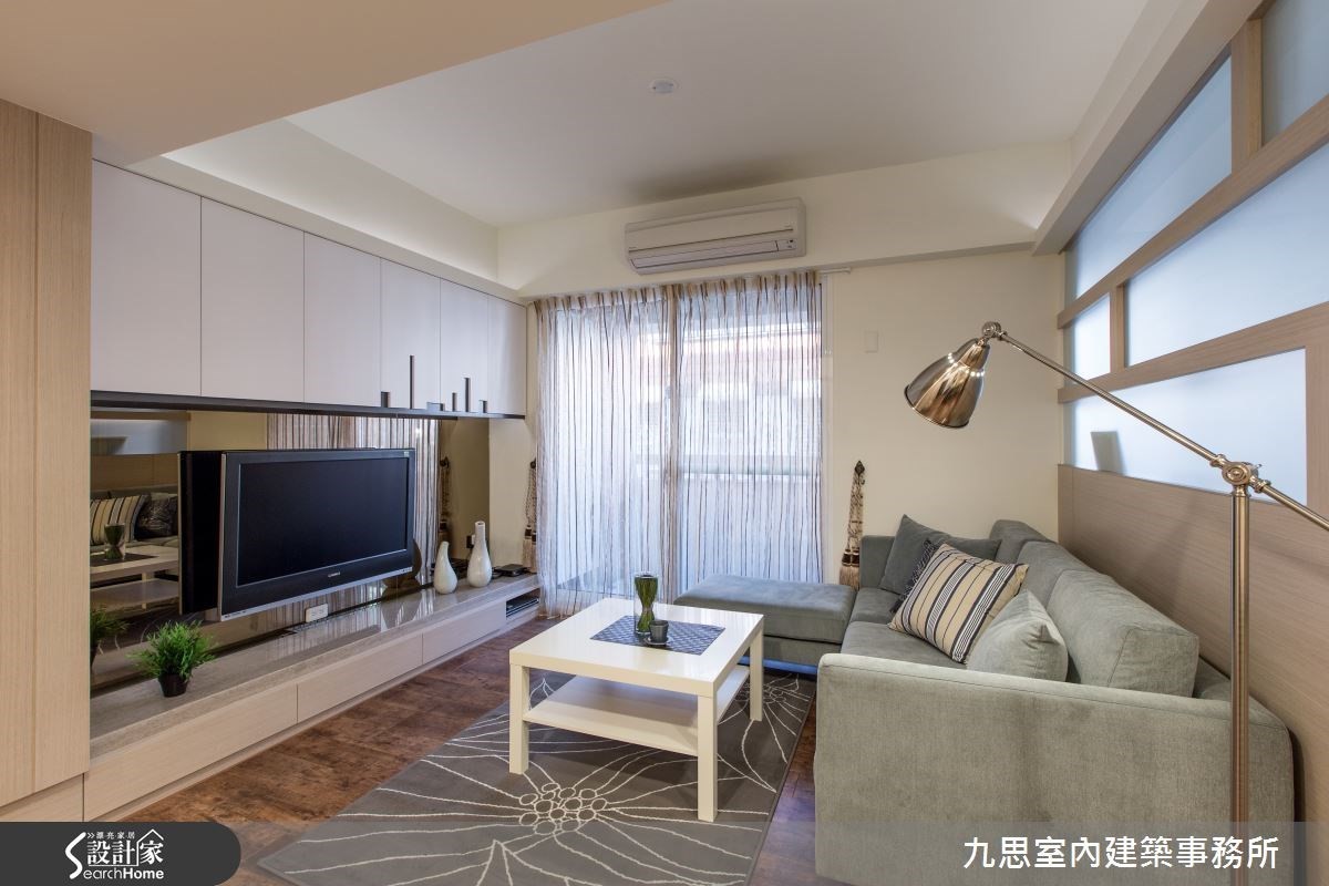 一家四口住進 35 坪的北歐風居家,設計師以純白色系、
