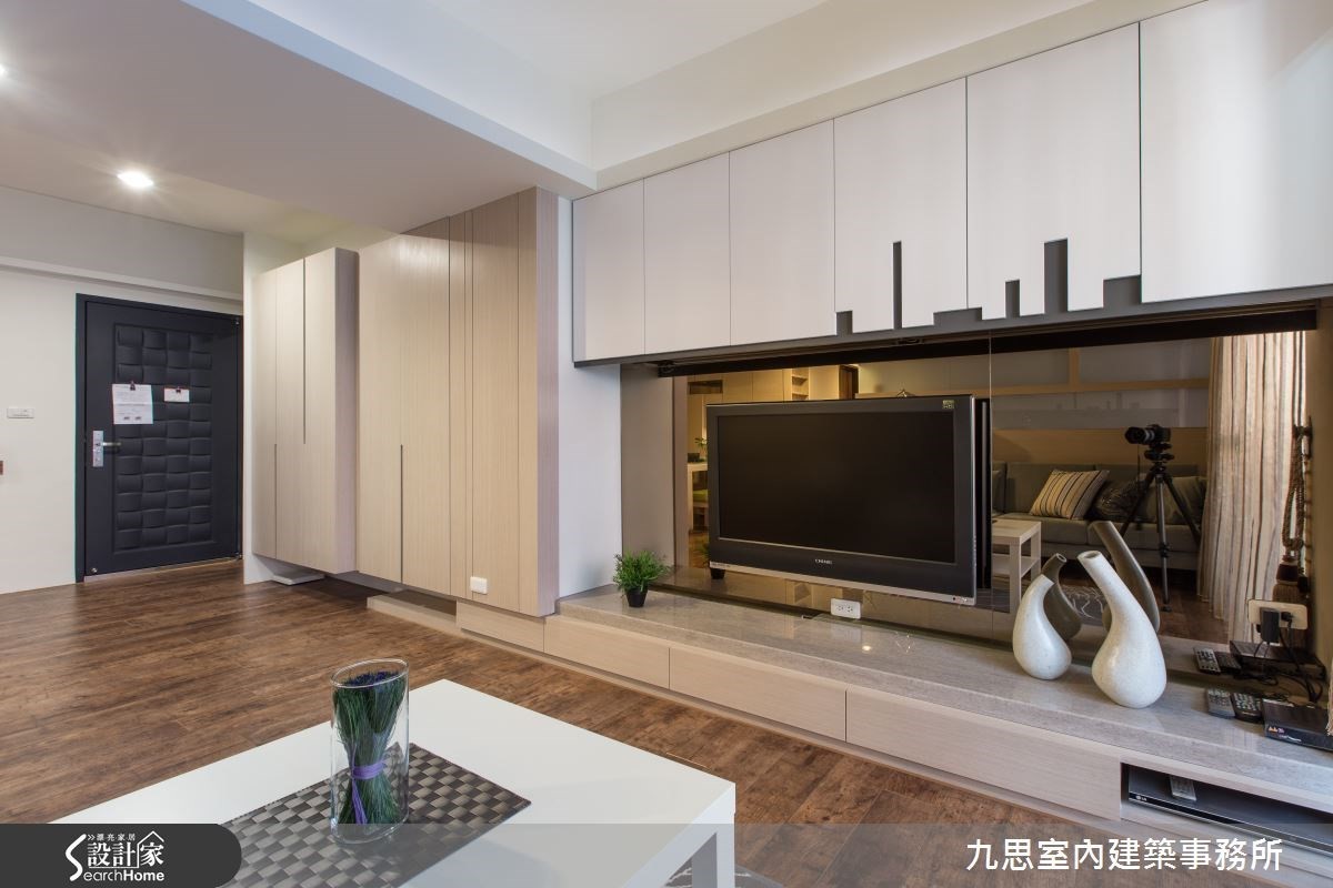 一家四口住進 35 坪的北歐風居家,設計師以純白色系、