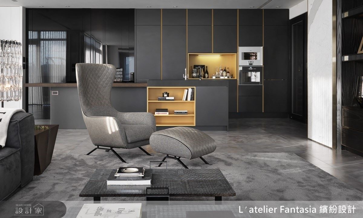 在 Lounge chair 上慵懶閒適入座、徹底放鬆,體驗一個人的靜謐時光。 在 Lounge chair 上慵懶閒適入座、徹底放鬆,體驗一個人的靜謐時光。