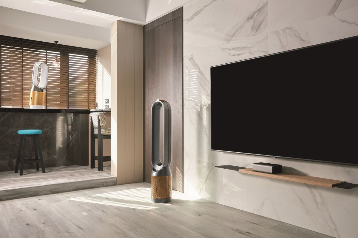 Dyson Pure Cryptomic™ 隨時偵測室內空氣品質,進行淨化與分解甲醛。 Dyson Pure Cryptomic™ 隨時偵測室內空氣品質,進行淨化與分解甲醛。