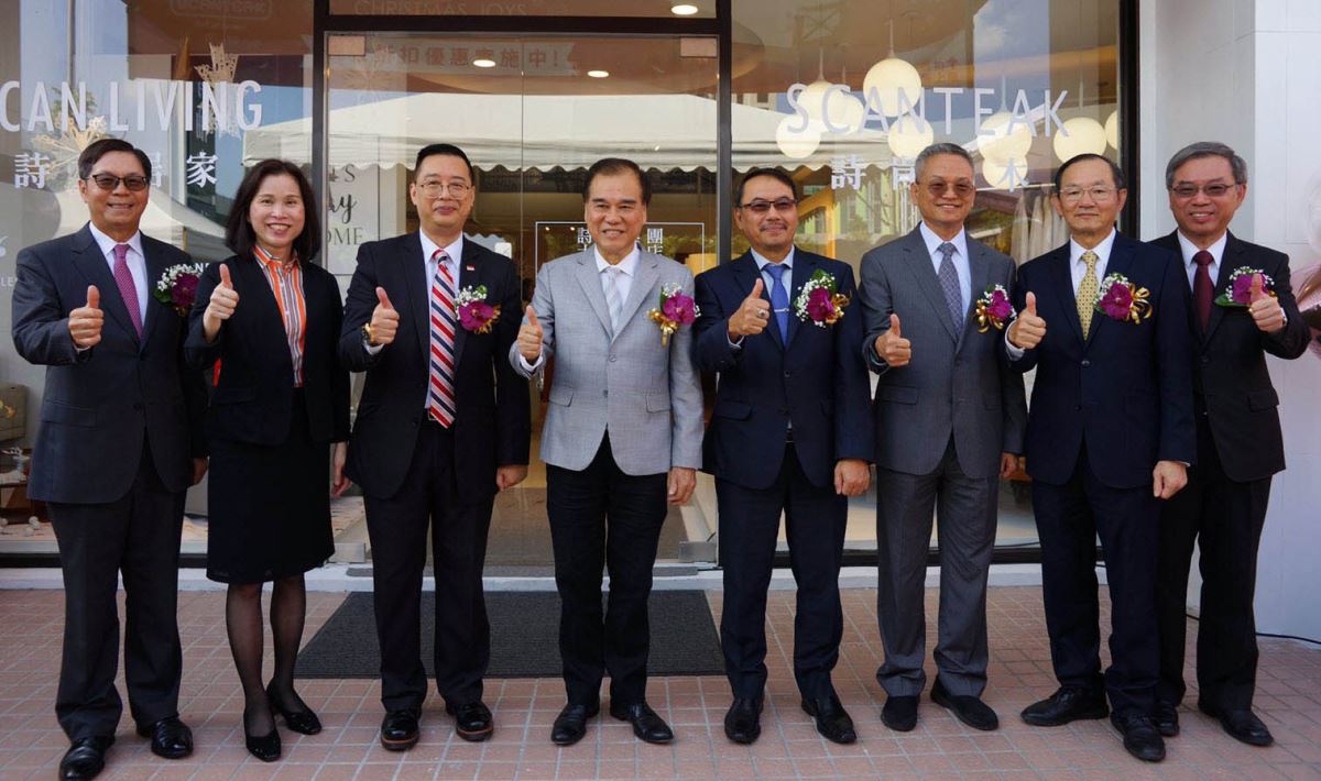 詩肯集團內湖旗艦店盛大開幕與剪綵貴賓合影留念 詩肯集團內湖旗艦店盛大開幕與剪綵貴賓合影留念
