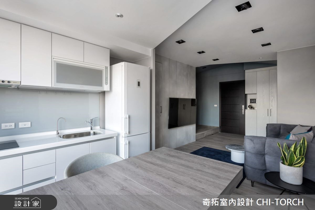 位處高樓層的17坪一家三口宅,以去繁為簡的黑灰白主色