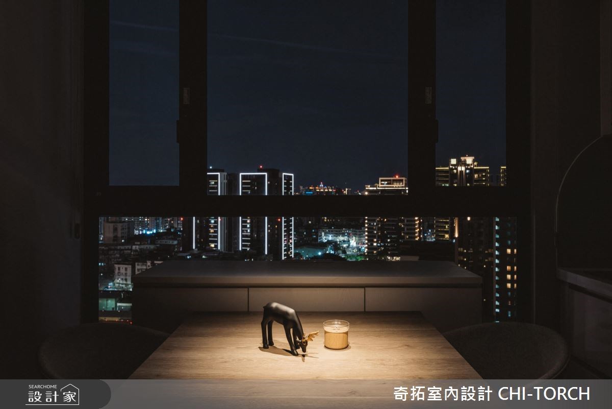 位處高樓層的17坪一家三口宅,以去繁為簡的黑灰白主色