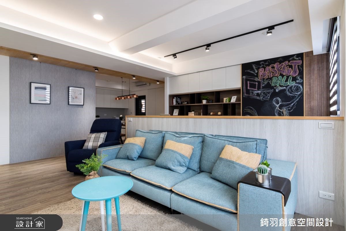 一家四口準備入住這間 45 坪的雙拼老屋,考量到既有格