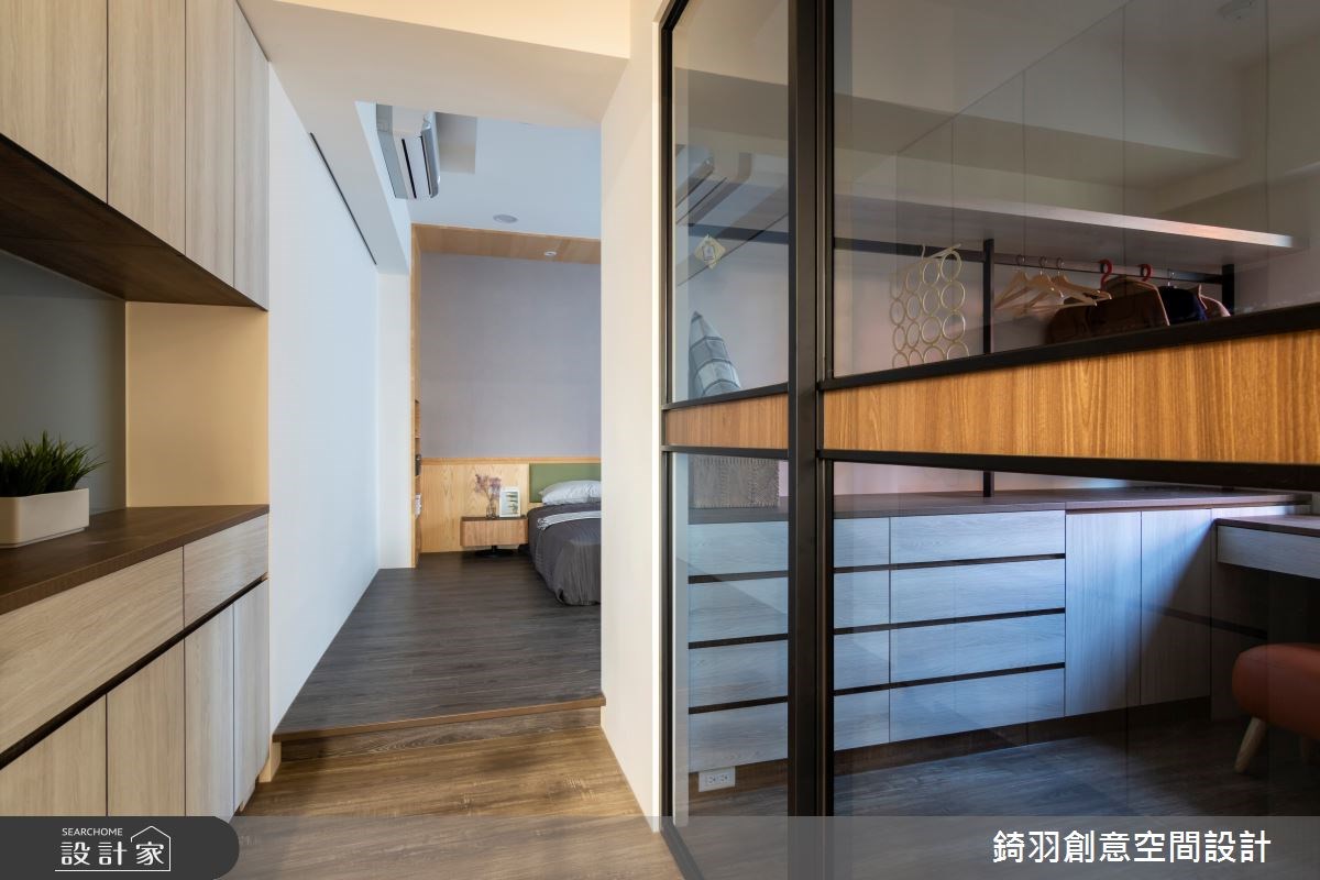 一家四口準備入住這間 45 坪的雙拼老屋,考量到既有格