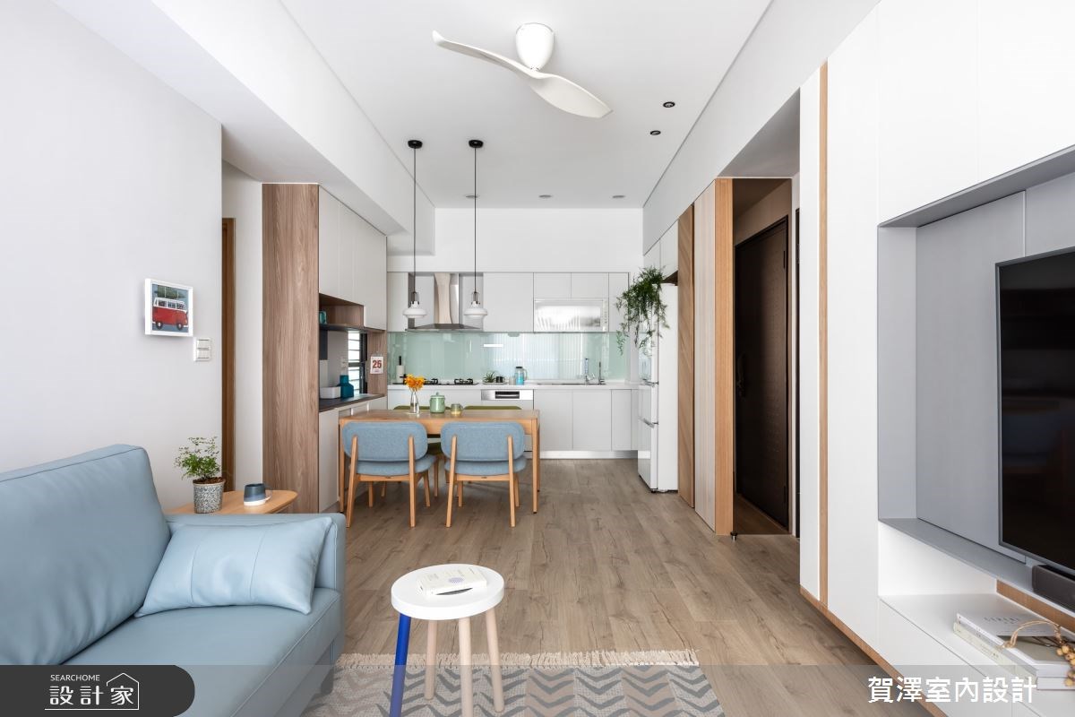 24 坪新居屋主喜愛看電影、健身,狹長的客廳有觀影需