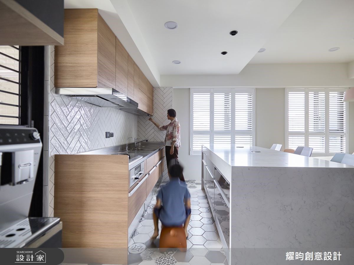 屋主夫妻是一對職場候鳥,兩人分在不同的國度工作,由