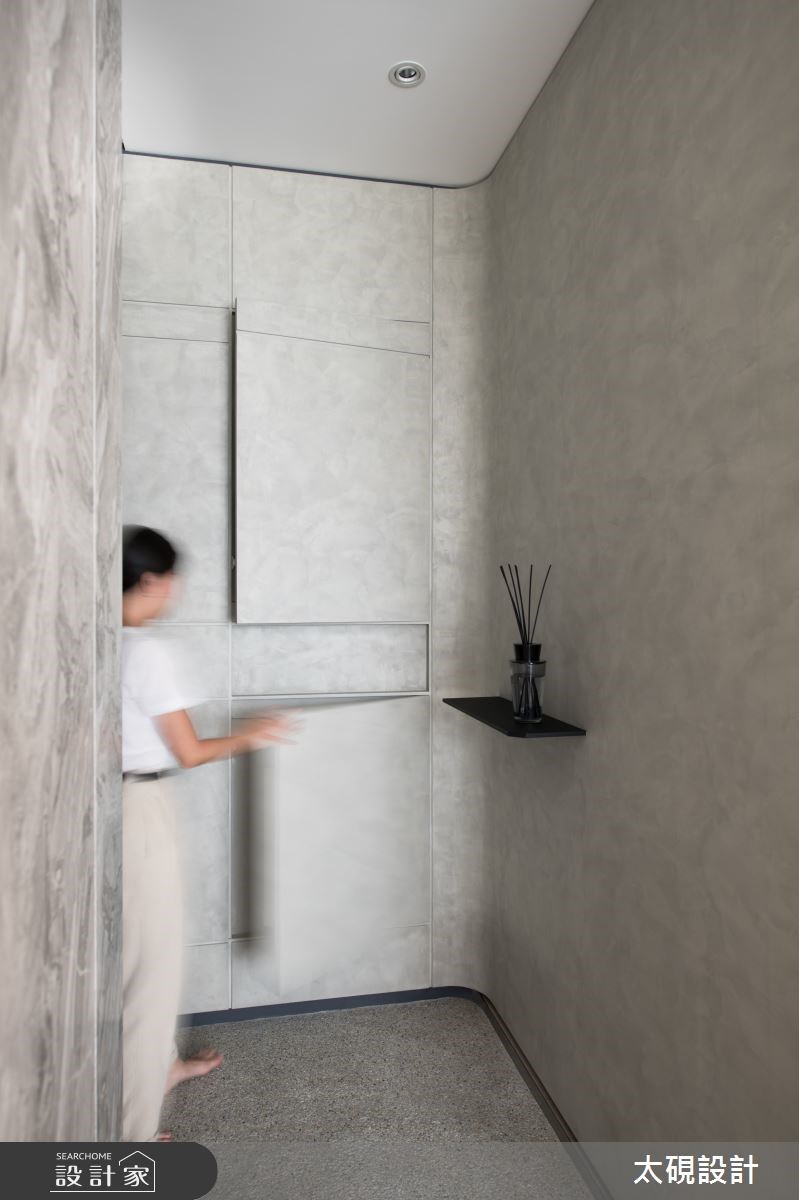 23坪的現代風住宅,把握採光優勢,以屋主喜愛的湖水綠