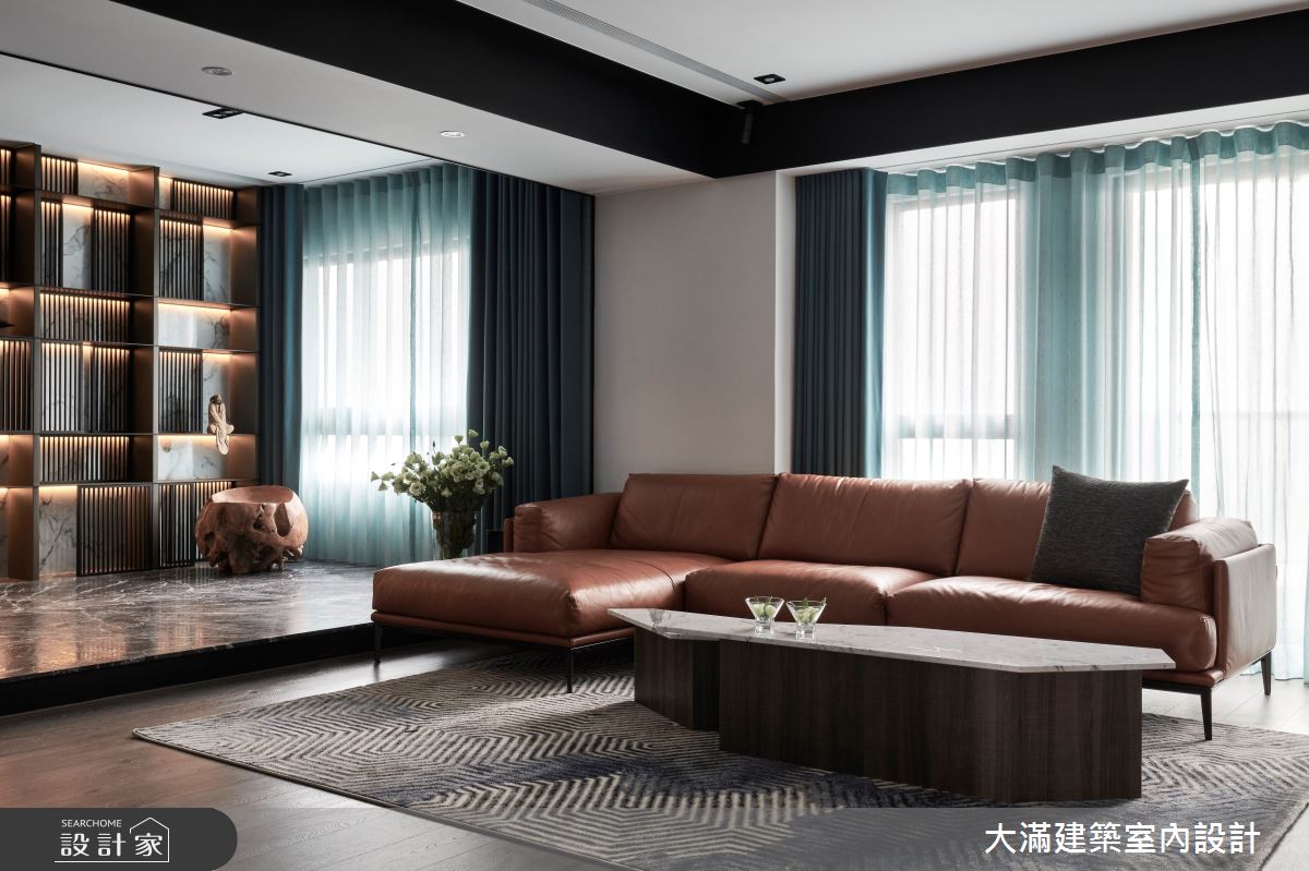 以沉穩風格為屋主的中年定位,以自然意境營塑空間氣質