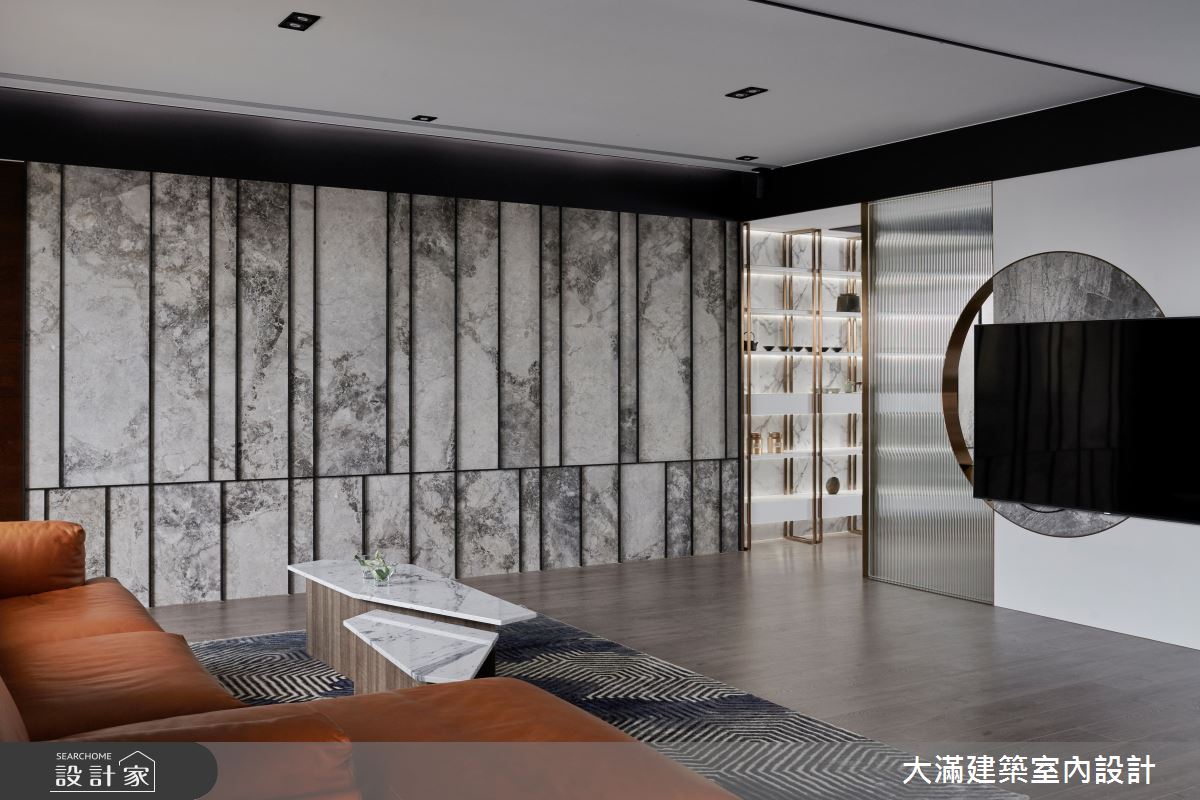 以沉穩風格為屋主的中年定位,以自然意境營塑空間氣質