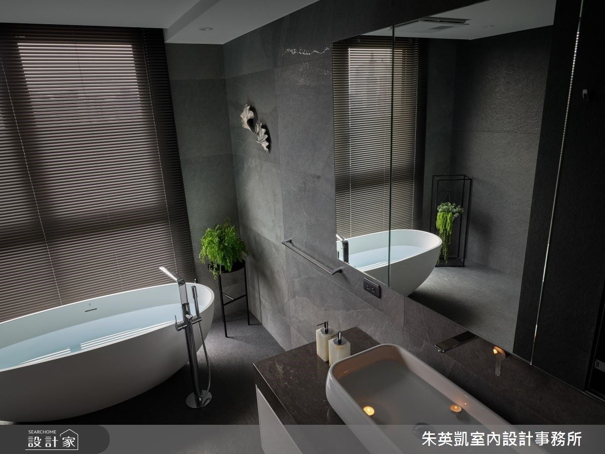 60 坪的現代風居家帶入中式元素,運用中國園林建築常