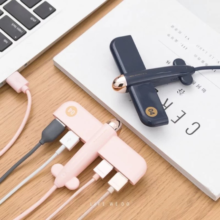小飛機・USB多孔轉接器 NT$350|圖片提供 維度生活 小飛機・USB多孔轉接器 NT$350|圖片提供 維度生活