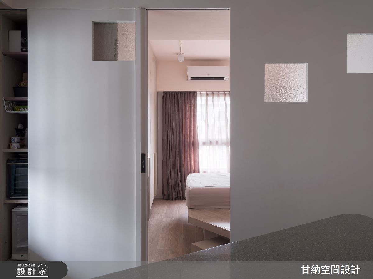 24 坪混搭風住宅的屋主,在學校任職家政老師,平時與