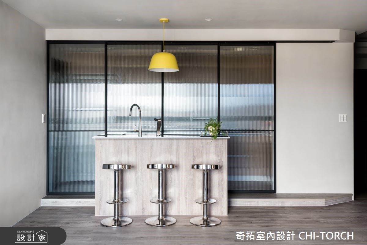 38坪的四口之家,與狗狗同住於中和區的單層公寓,設計