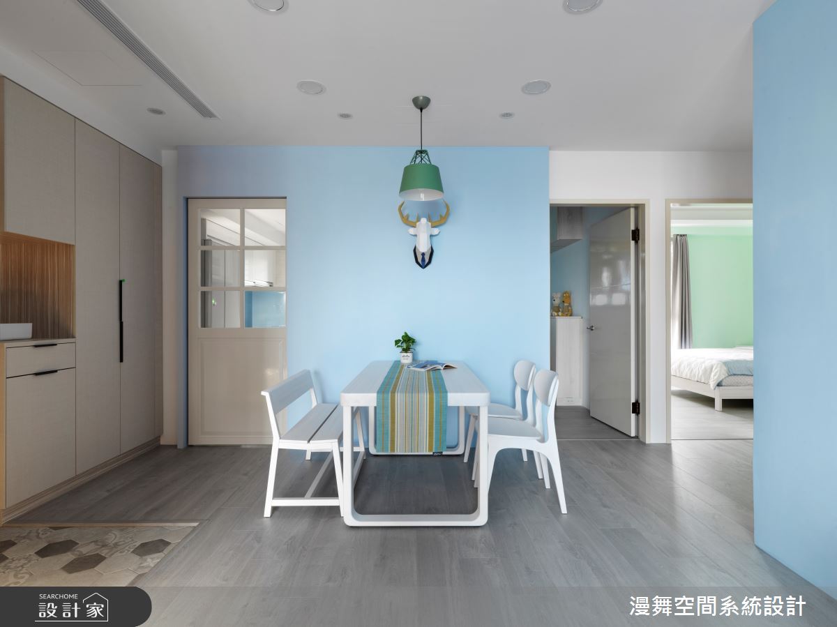 餐區規劃造型燈具,挹注活潑的場域氛圍。 餐區規劃造型燈具,挹注活潑的場域氛圍。
