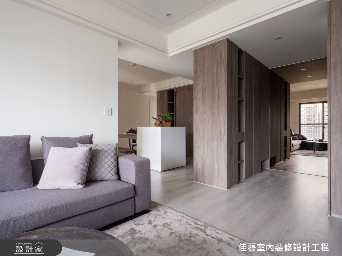 捨棄繁複的裝飾,這間 30 坪的現代風住宅,透過大面積
