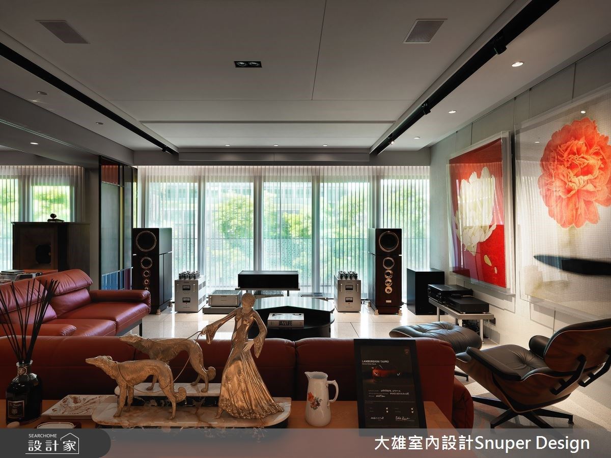 保留建築體最極簡的線條與氣度,讓室內的材質特性、藝
