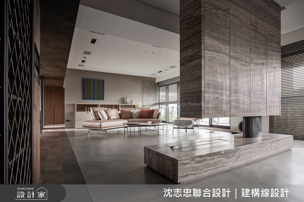 建築體擁有依山傍水的地理優勢,輔以大面窗戶設計,引