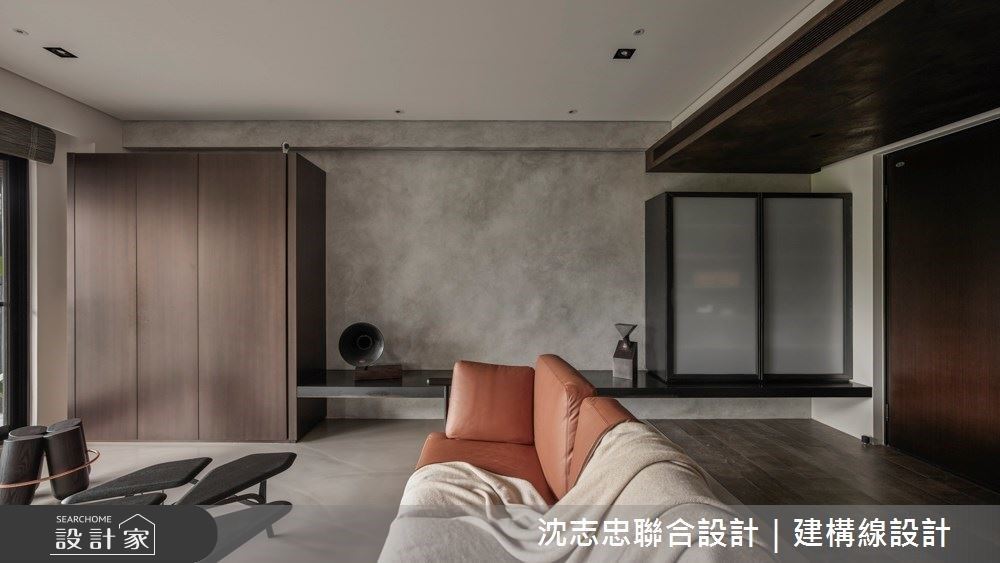 建築體擁有依山傍水的地理優勢,輔以大面窗戶設計,引