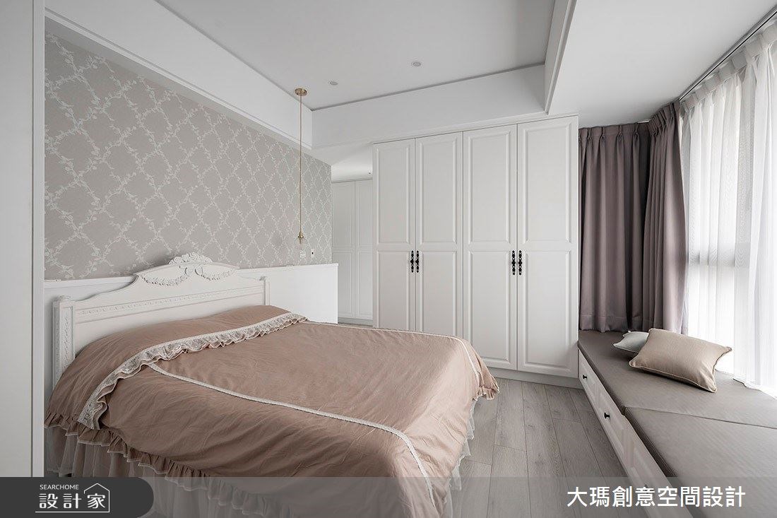 說到新古典風格,是不是會聯想到有很多樑柱,或是線板