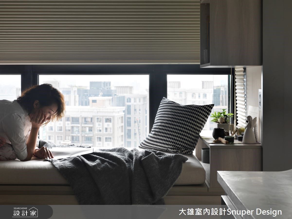 此案是置身在都會裡的16坪單身小宅,透過回字型動線的