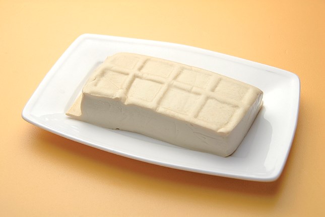 豆腐是不錯的蛋白質攝取來源。 豆腐是不錯的蛋白質攝取來源。