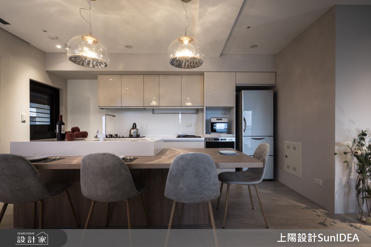 19 坪現代風居家,設計師從具體的傢俱著手,延伸至整