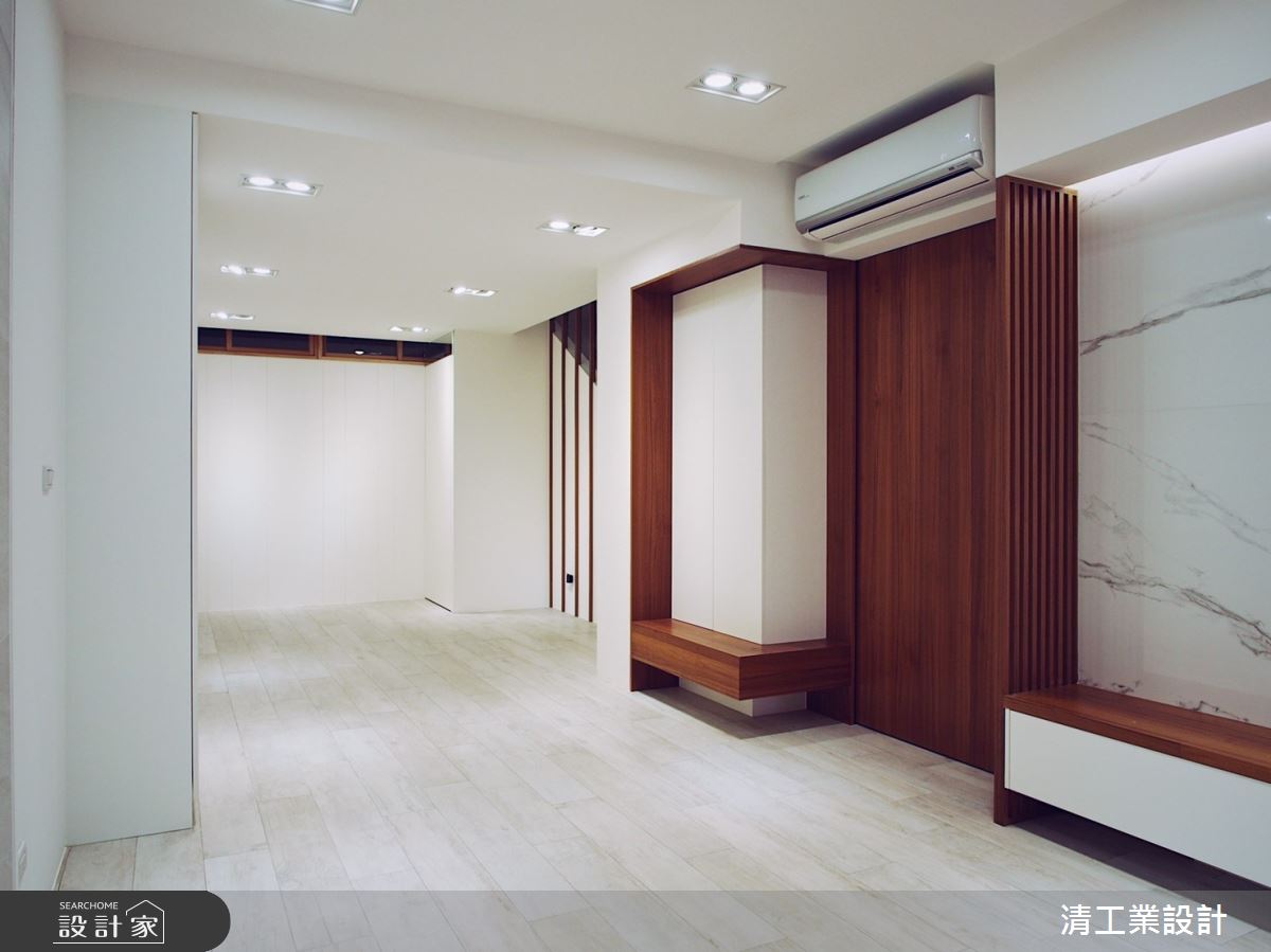 40坪居家空間,設計師挹注日式無印風元素,以極簡風格