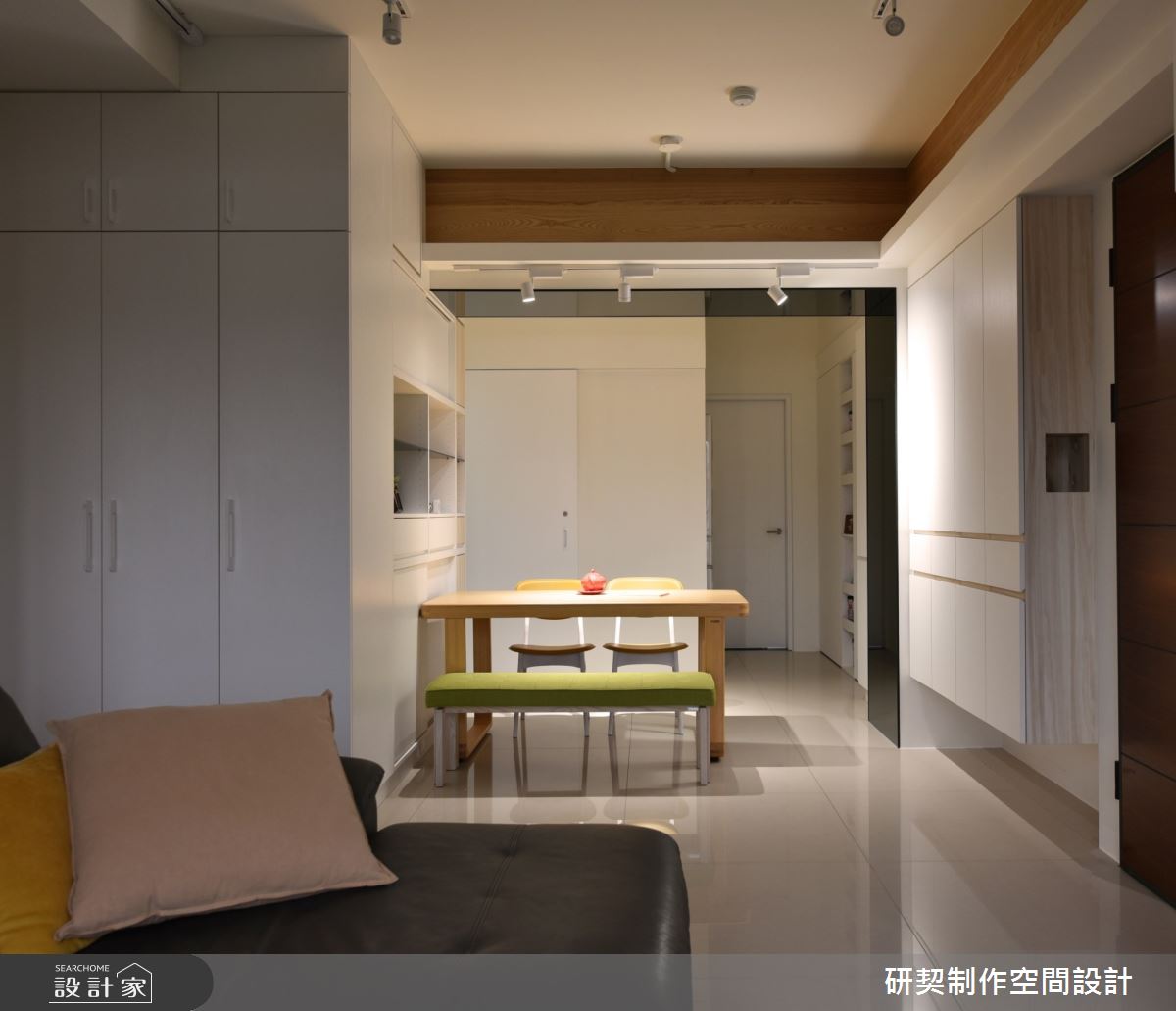 20 坪中古屋,設計師將其改造為北歐風居宅,並依循屋