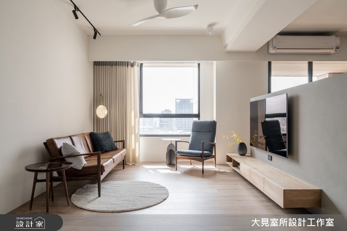 48 坪單層住宅,注重生活質感的屋主擁有許多藏書,期