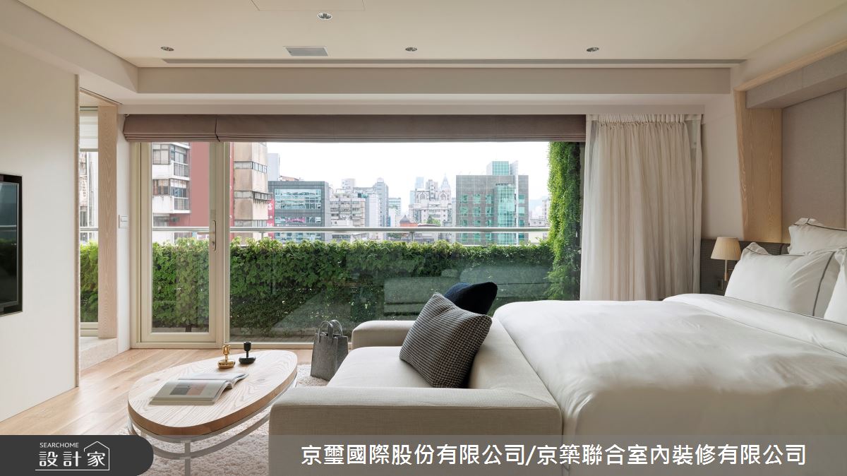 石頭的歲月刻痕、木皮的時光烙印,述說著每一種建材自