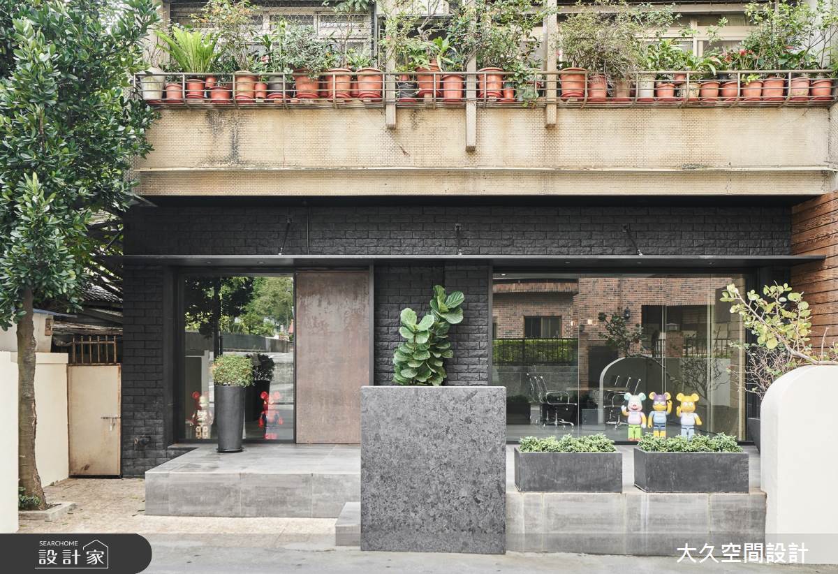 60 坪的 30 年老屋改建成現代風商辦空間,設計師重整