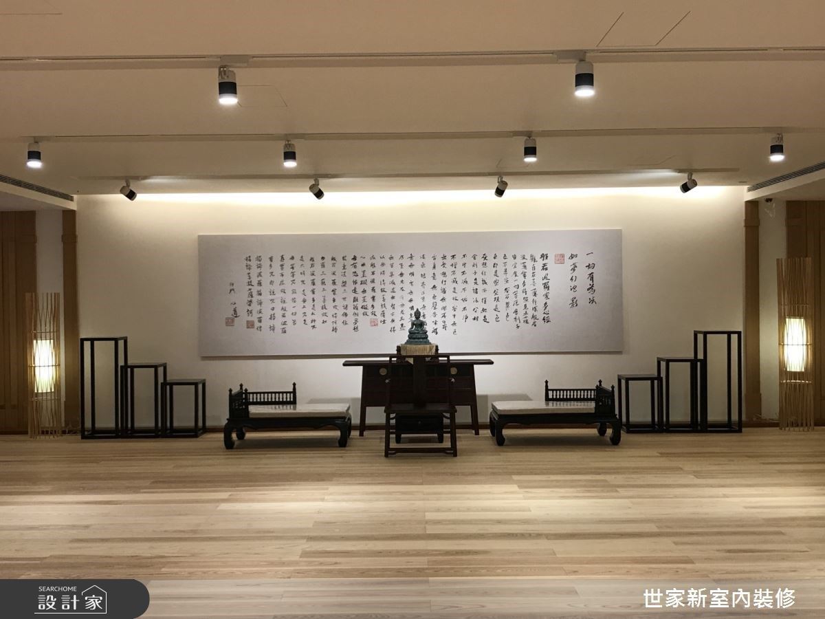 在128坪的緬甸禪修會館裡,透過日式禪風為風格,入口