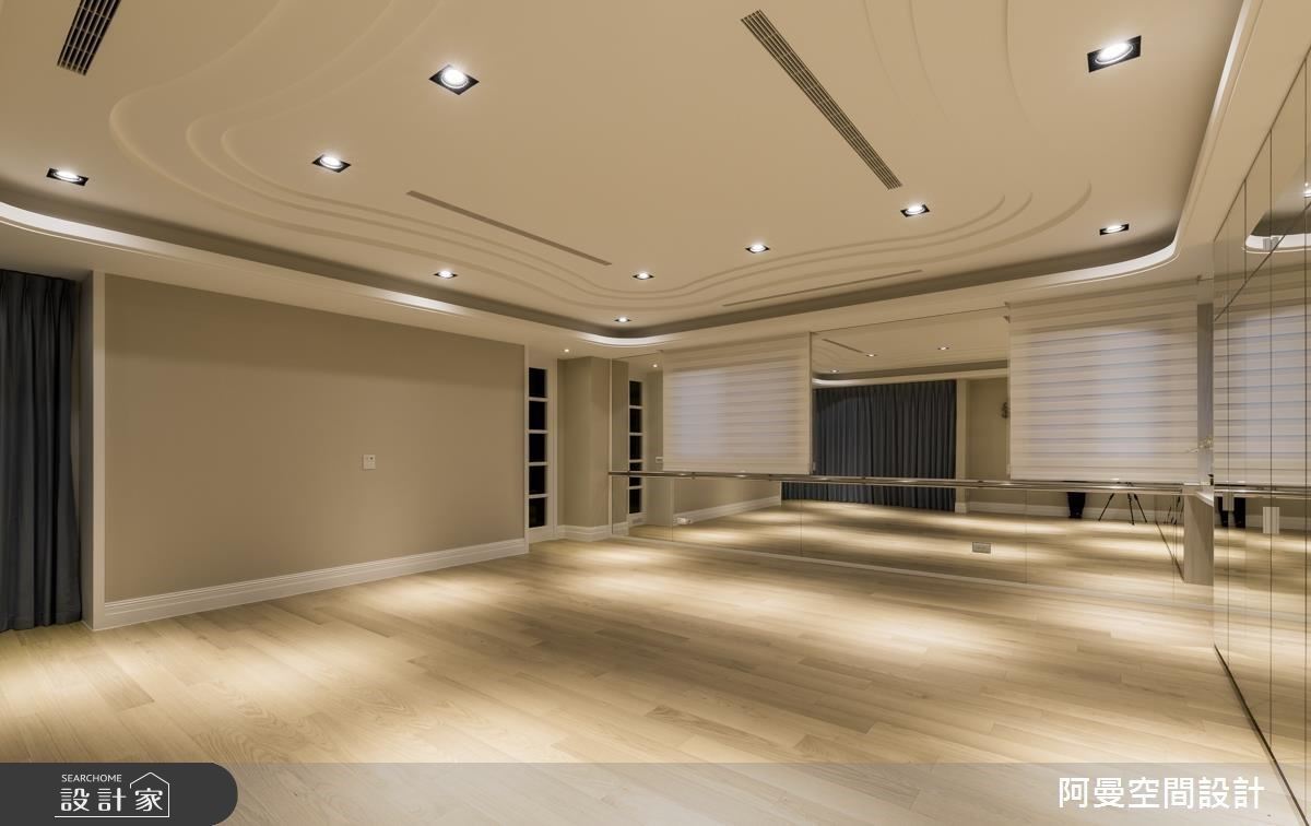 自地自建的百坪豪邸裡,以美式鄉村風為基底,利用大量