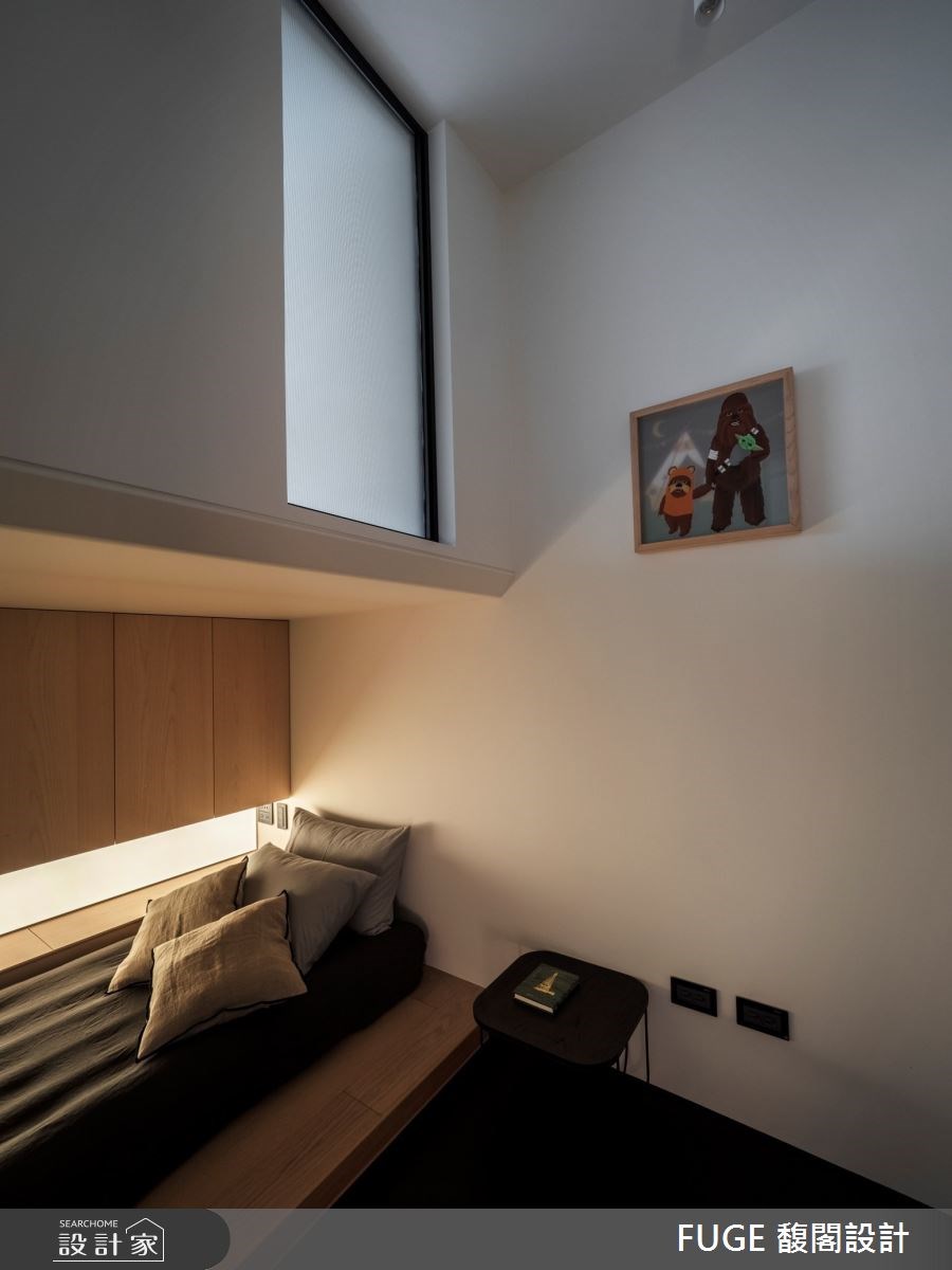 30.5 坪現代風住宅的屋主從事影像創作,下了班希望居