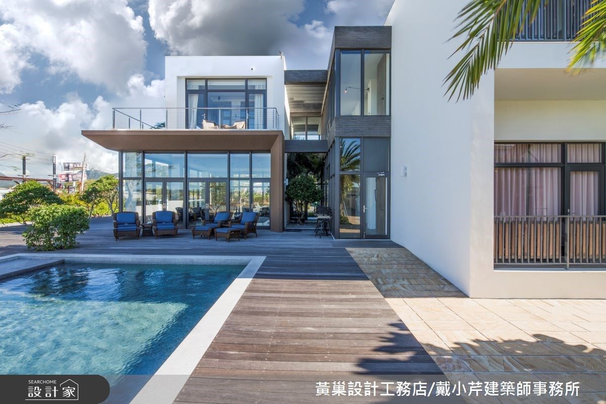建築以簡潔造型相襯海景,搭配南洋綠植造景營造度假氛圍。 建築以簡潔造型相襯海景,搭配南洋綠植造景營造度假氛圍。