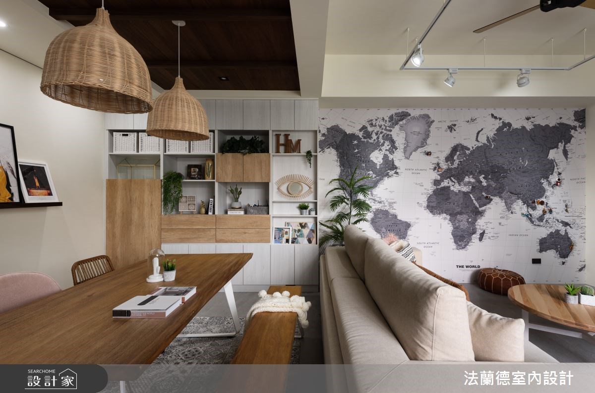 此住宅屋況特別,為同層不同戶的雙拼住宅,屋主為一對
