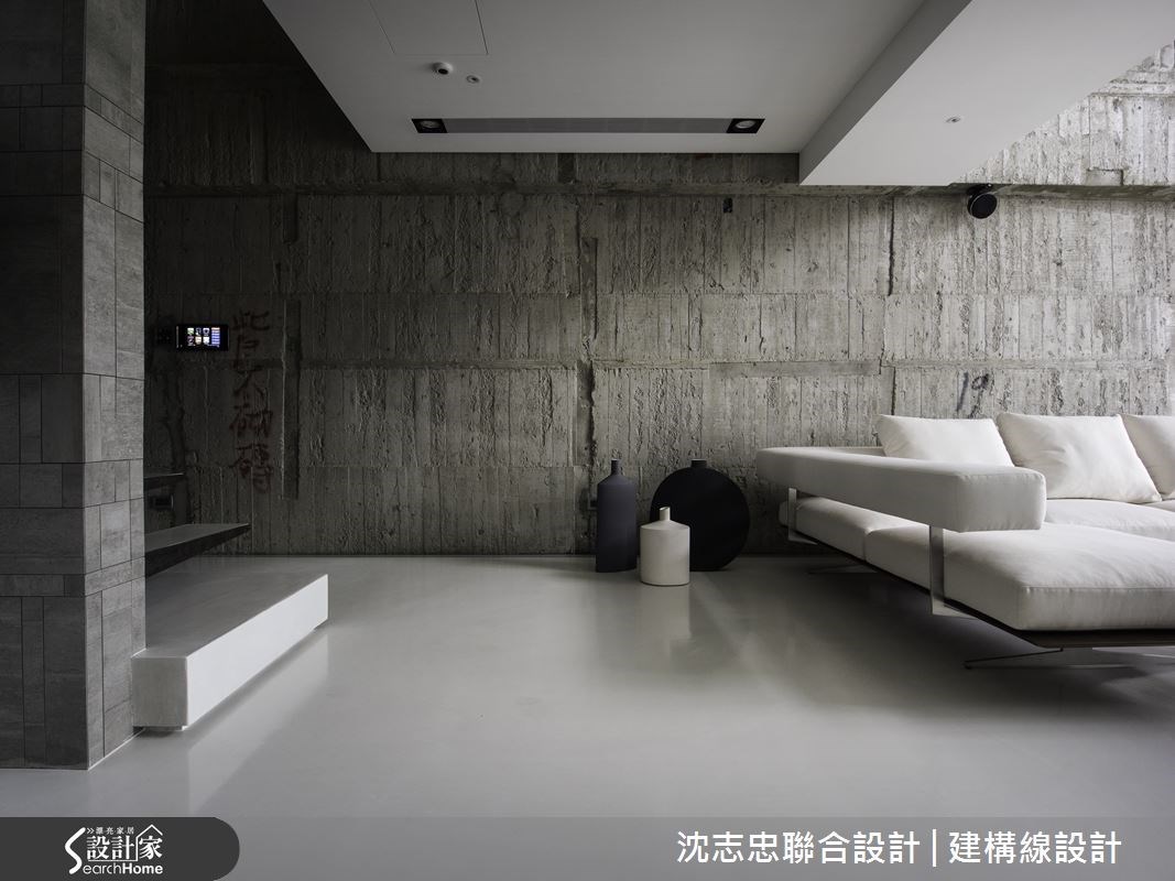 在了解屋主經常旅居國外後,設計師決定拋棄制式的格局
