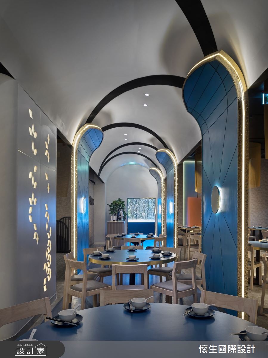 知名連鎖餐館「享鴨」,有別於傳統共桌共餐的中菜規劃