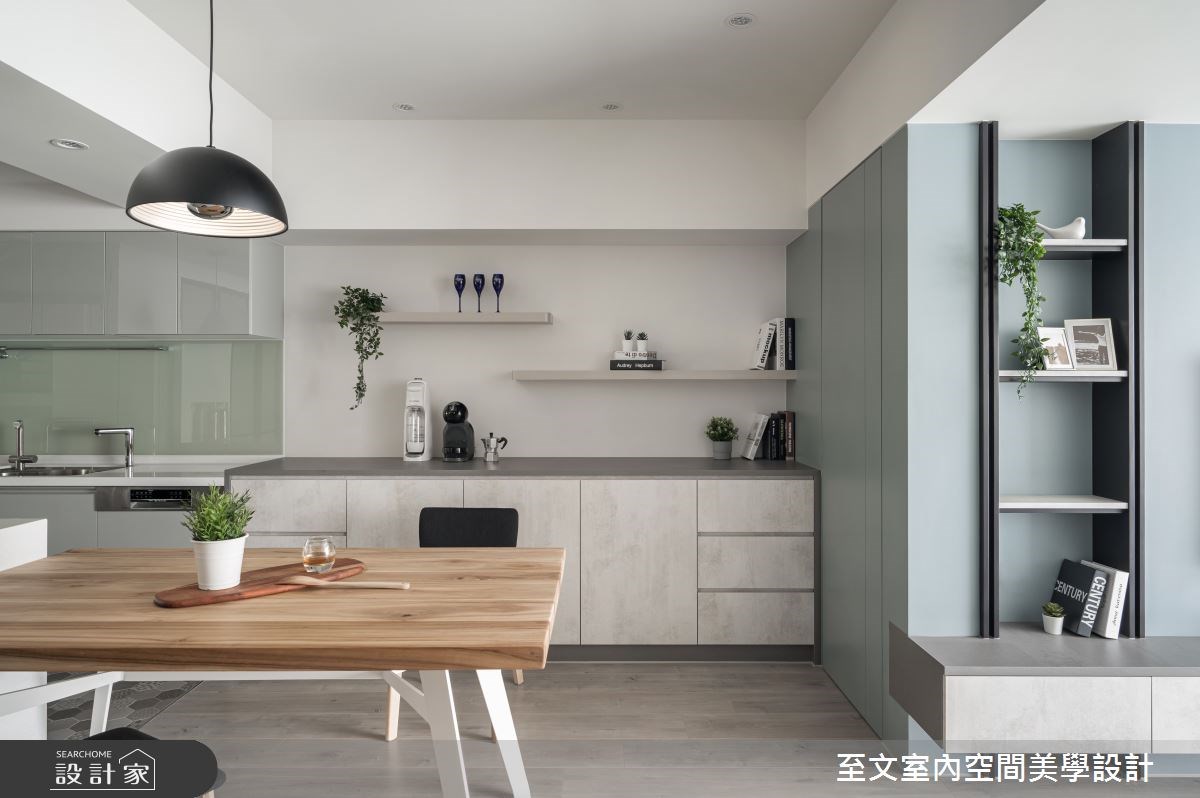25 坪北歐風新婚宅,為老屋翻新而成,帶有灰底的藍色