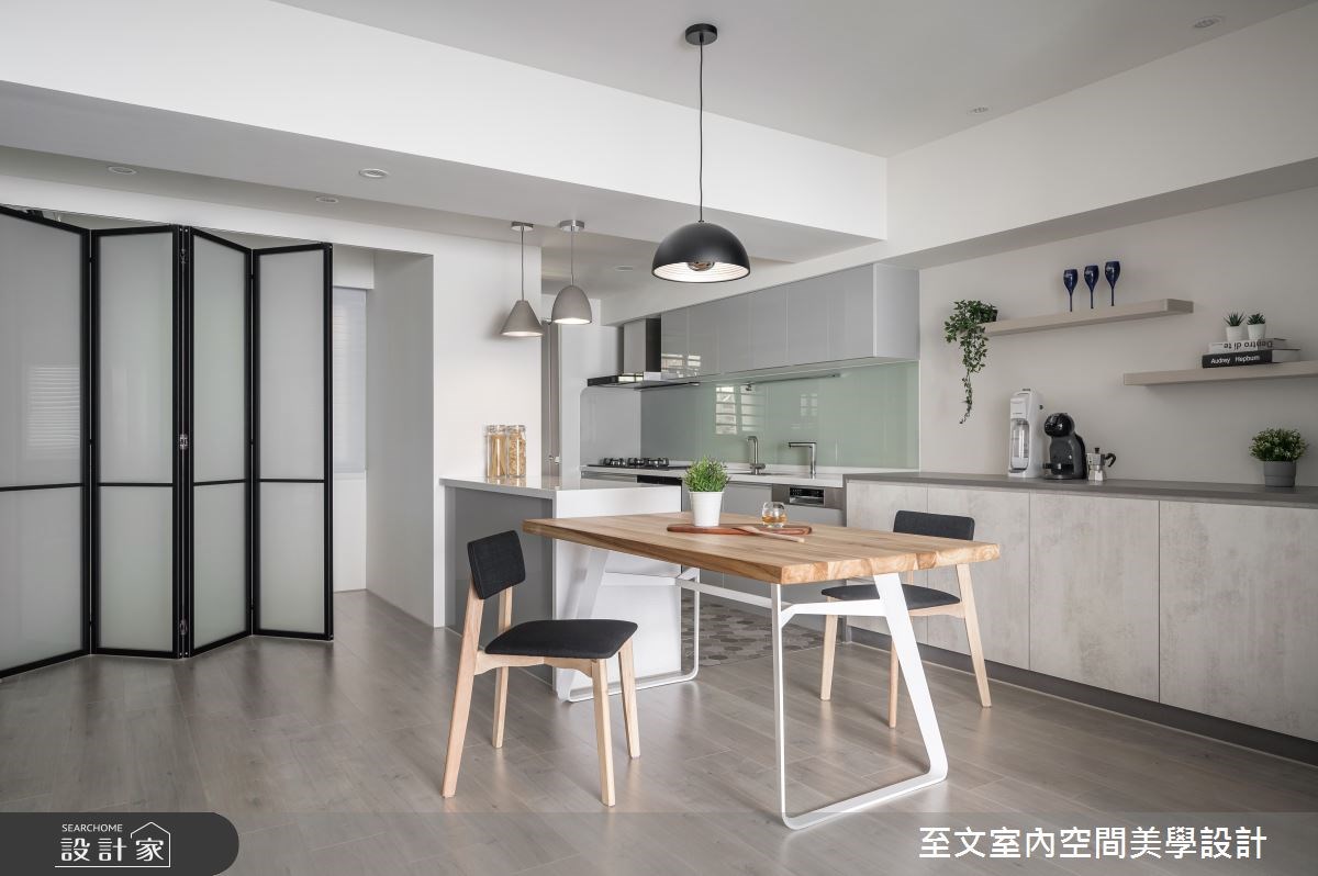 25 坪北歐風新婚宅,為老屋翻新而成,帶有灰底的藍色