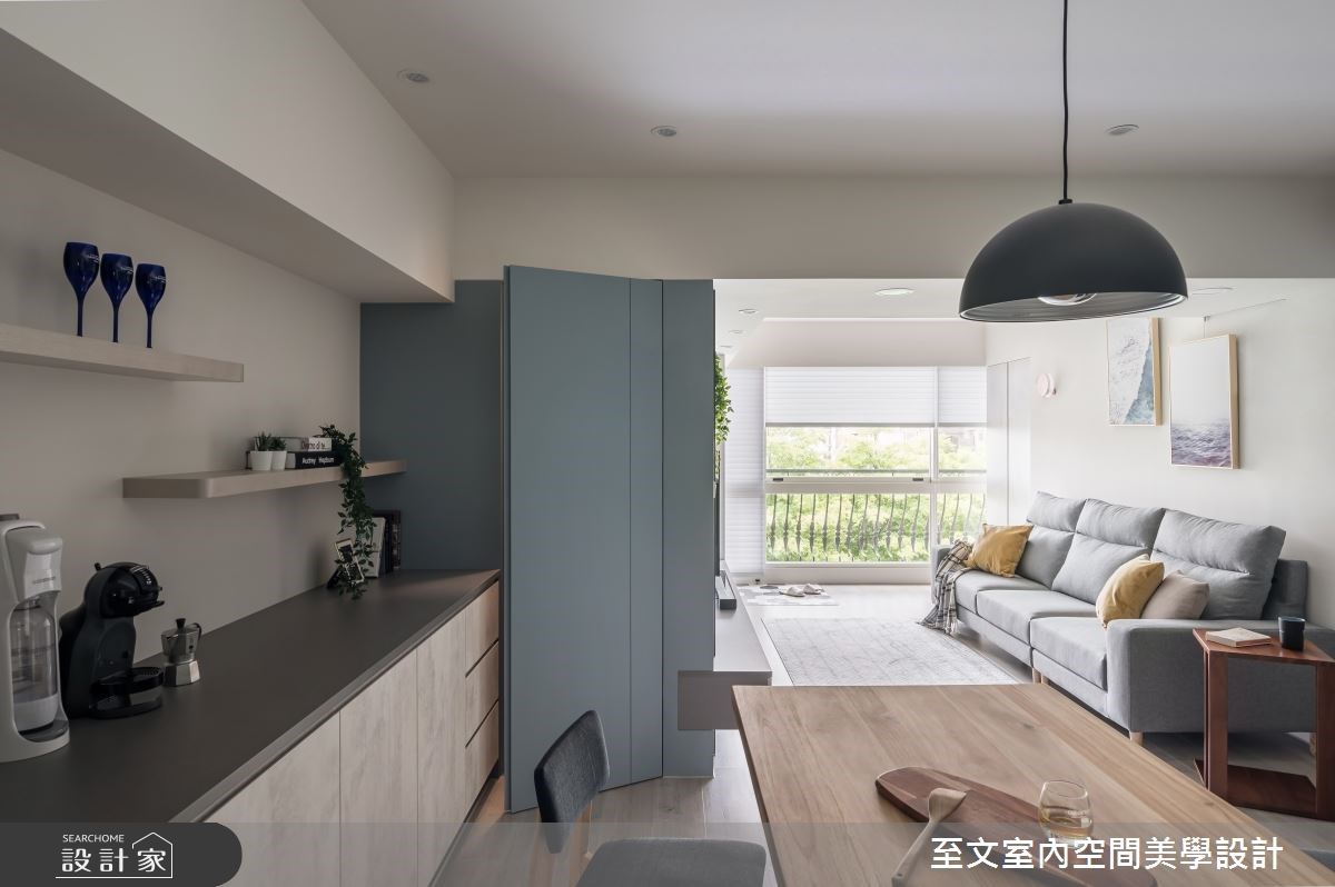 25 坪北歐風新婚宅,為老屋翻新而成,帶有灰底的藍色