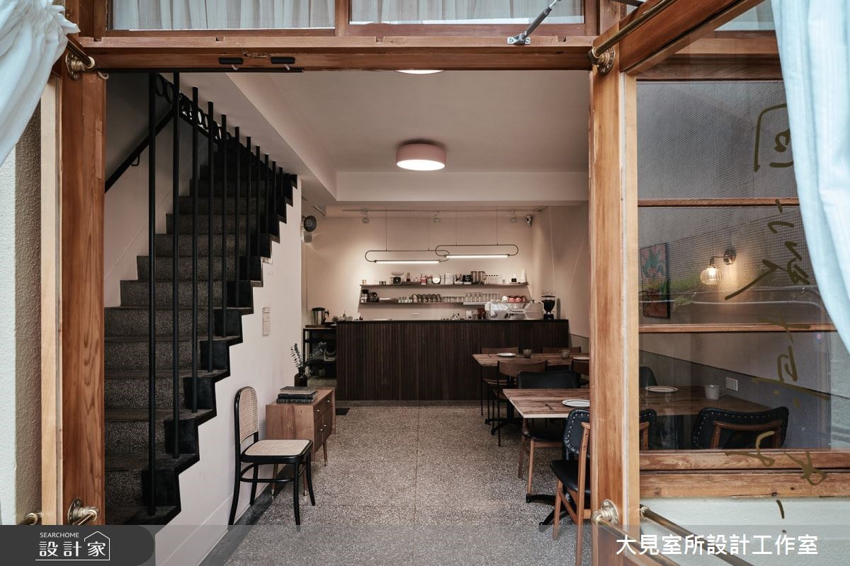 這處位於台中的早午餐店「home home」,由47坪的日式
