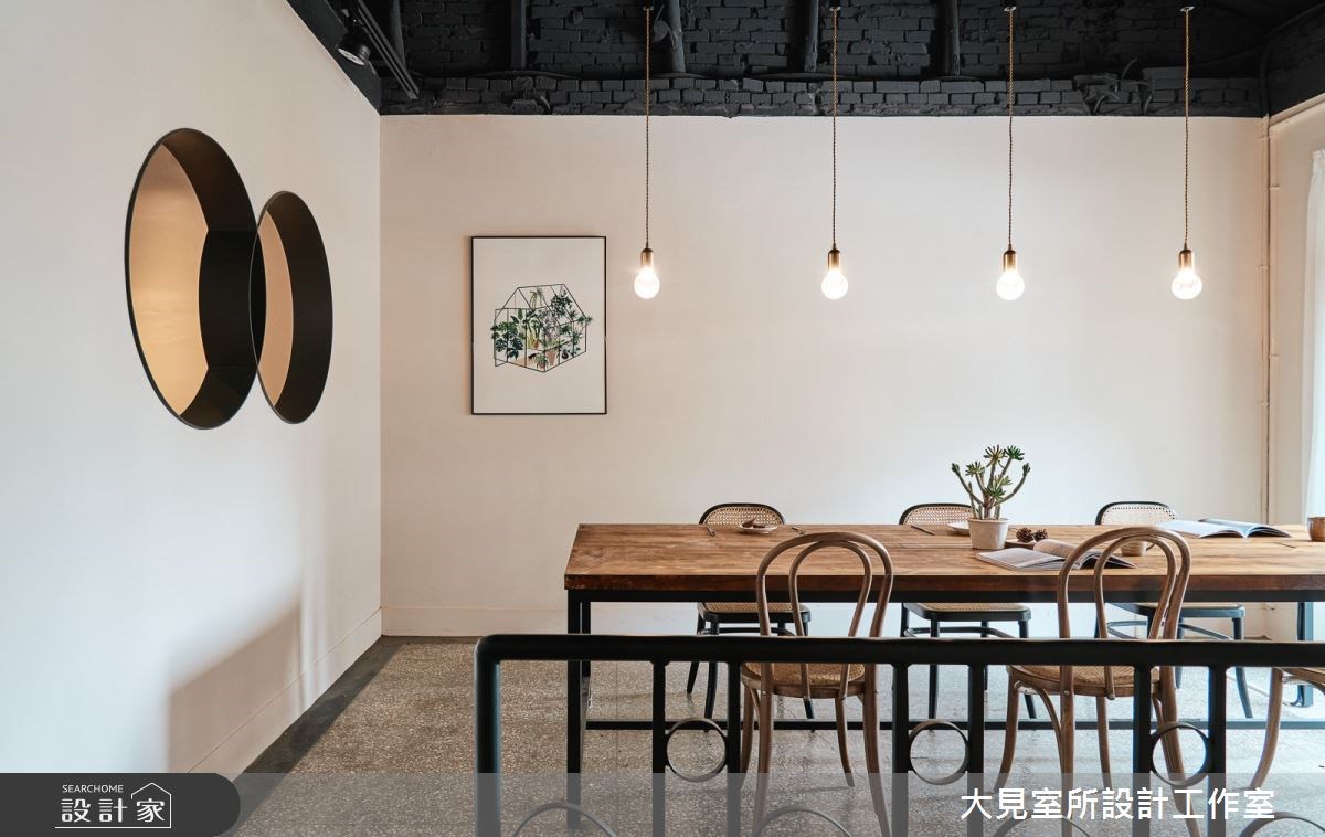 這處位於台中的早午餐店「home home」,由47坪的日式