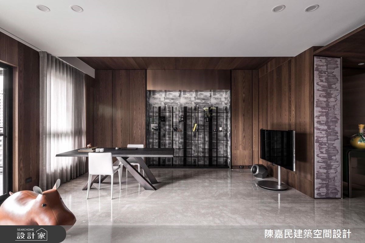 90坪奢華風豪宅設計,從事營建業的屋主平時在家工作,