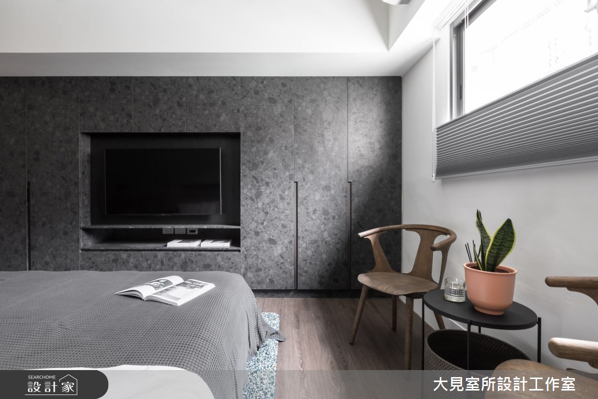 42 坪現代風居家,前身為40年老公寓,型態是二人使用