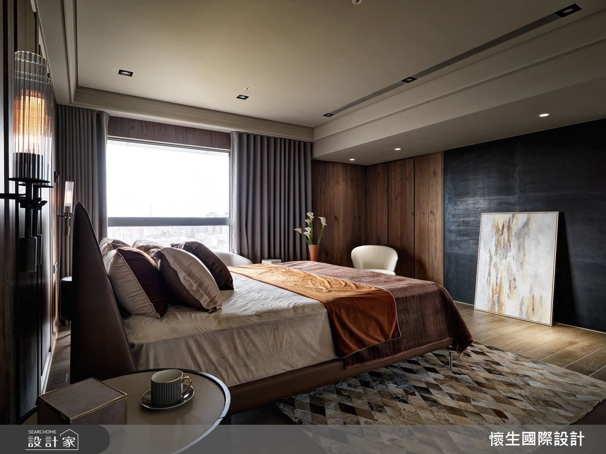 身為跨國企業家的屋主將這間 200 坪的頂樓景觀豪宅,