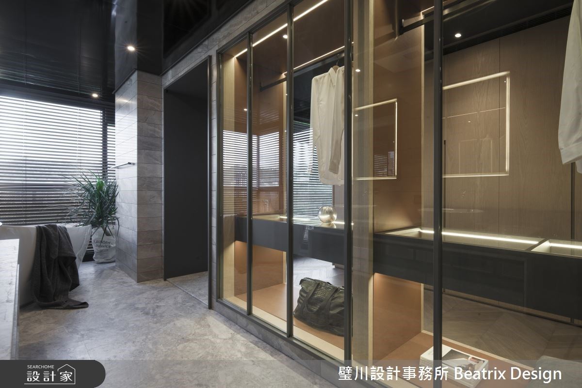 這間 70 坪的現代風居宅,是兩代居住具有傳承意味的住