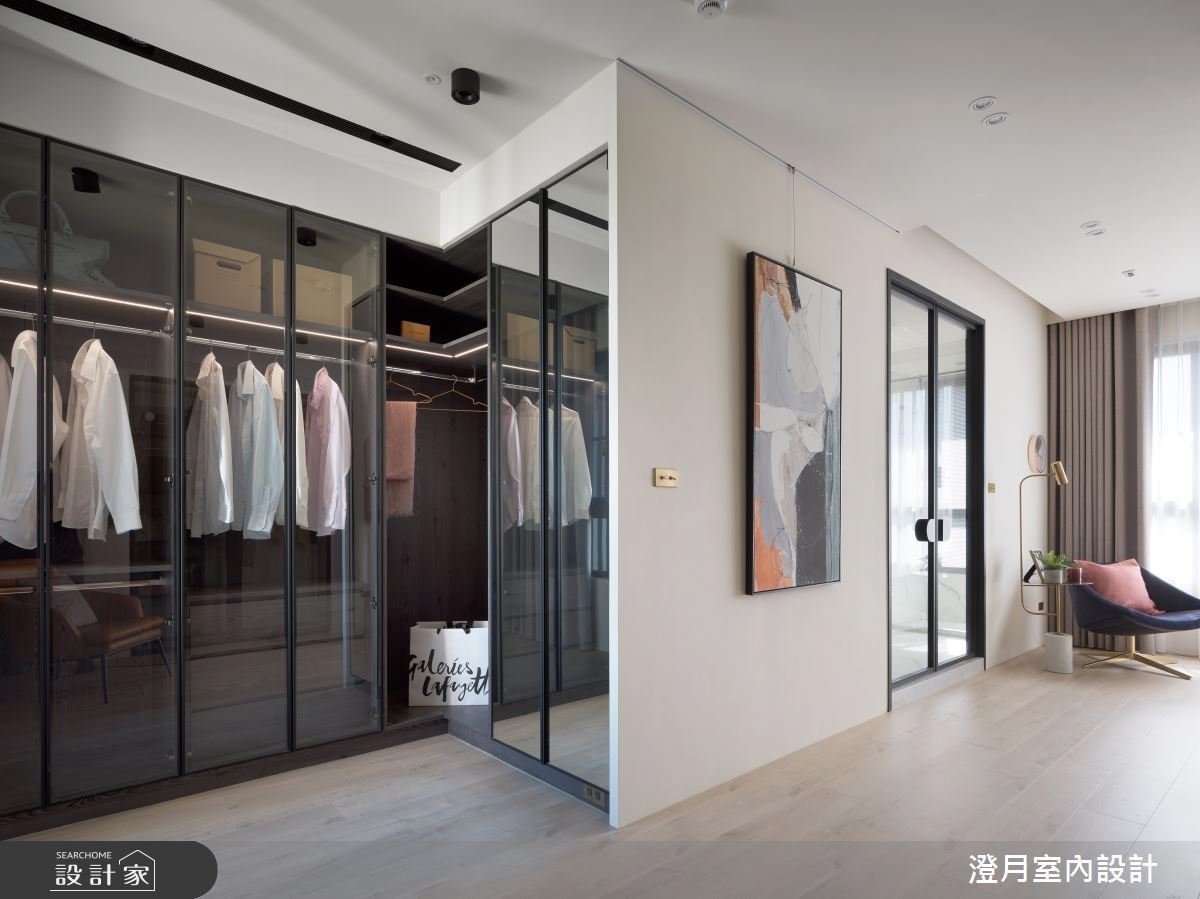 40坪的單層空間,體現現代輕古典的風格,設計師在色彩